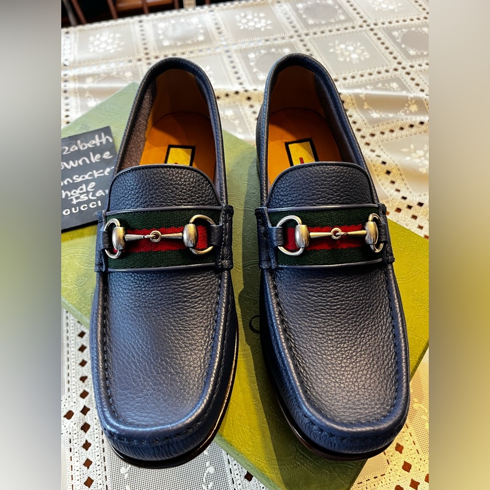Gucci Men's Blue Leather Horsebit Loafers size 6+ w/ red and green trim. BNIB